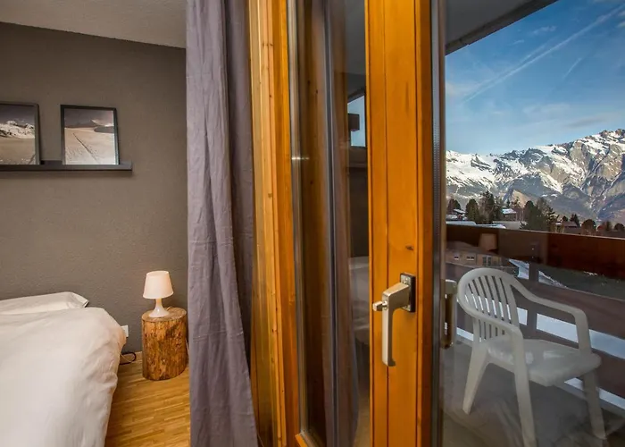 Apartment In La Tzoumaz Near Ski Slopes Lägenhet