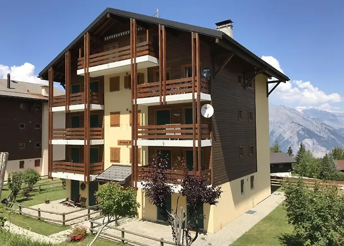 Cozy Apartment with Balcony in La Tzoumaz La Tzoumaz