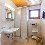 Cozy Apartment with Balcony in La Tzoumaz Apartament La Tzoumaz