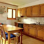 Cozy Apartment with Balcony in La Tzoumaz Apartament *