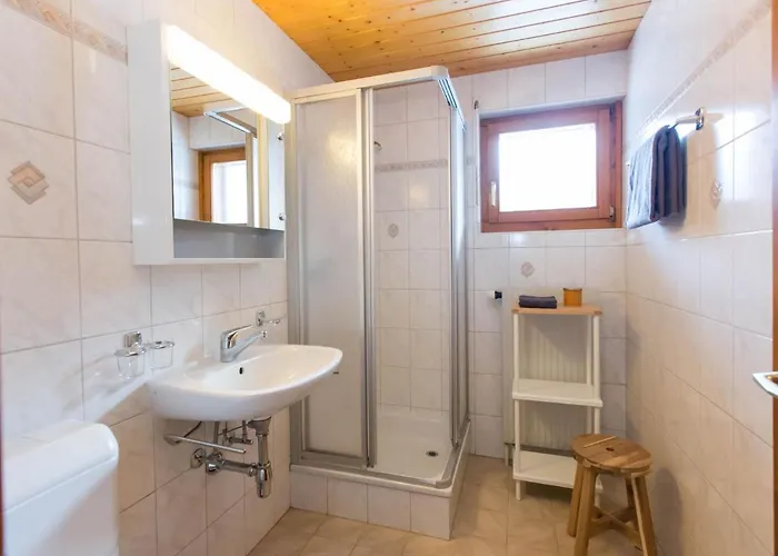 Apartment In La Tzoumaz Near Ski Slopes アパート ラ・ズマ